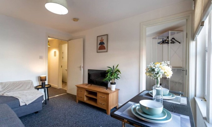 Bristol Apartment | Contractor*Long Stays Discounts*Parking