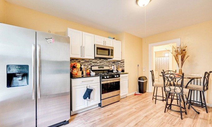 Hartford Condo | Convenient Hartford Condo < 2 Mi to Dtwn!