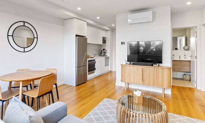 Mission Bay Apartment | Convenient Modern 2-Bedroom Unit with Free Parking