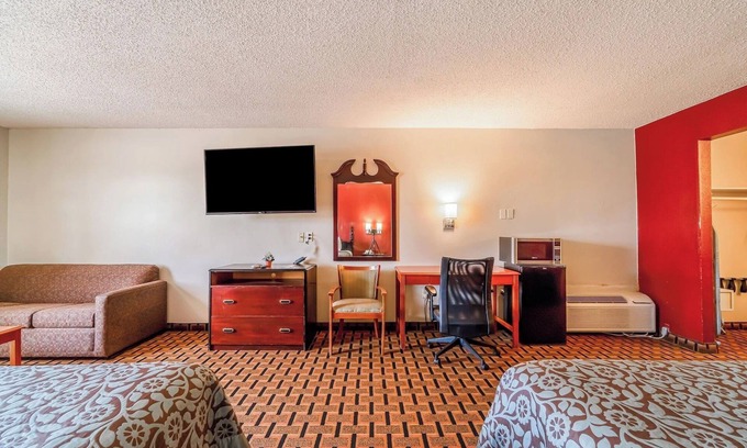 Vernon Hotel | Convenient Pet-Friendly Stay Near Red River – Scenic Drives & Local Exploring