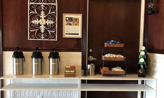 Kelso House | Convenient Stay in GuestHouse Kelso Longview! 4 Comfortable Units, Free Parking