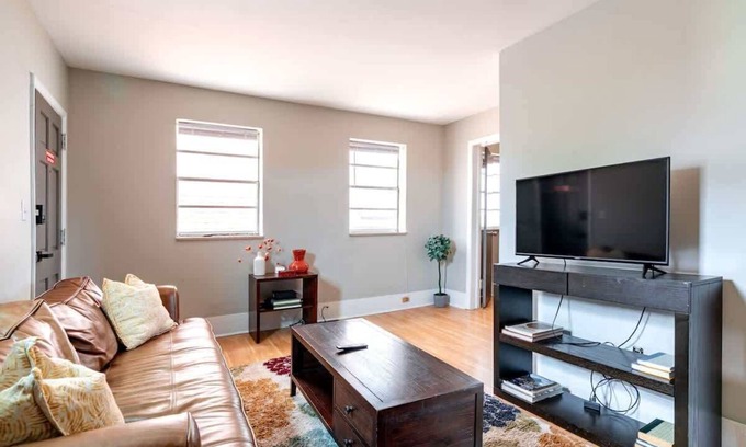 Victorian Village House | Convention - Short North - Pets - Private Parking