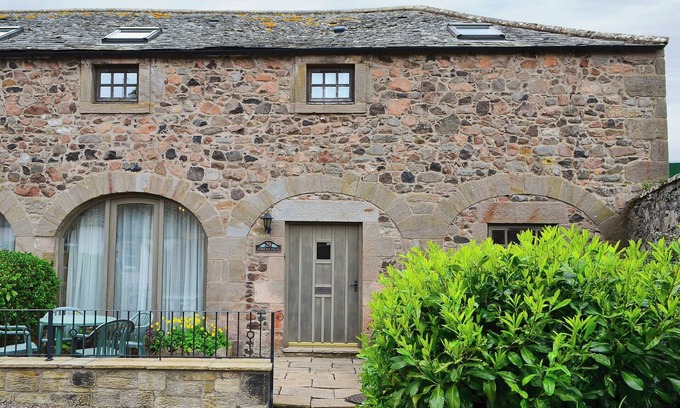 Akeld Cottage | Converted stable block at the foot of the Cheviots between coast and country.