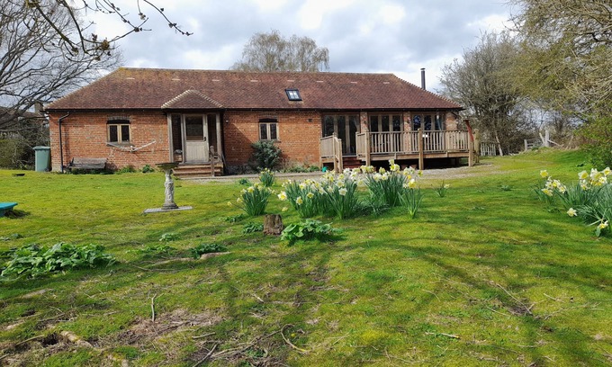 Hastings Cottage | Converted stable in secluded rural setting.