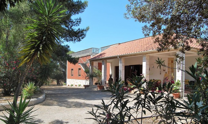 Lizzano House | COOEE Surf House and Hospitality