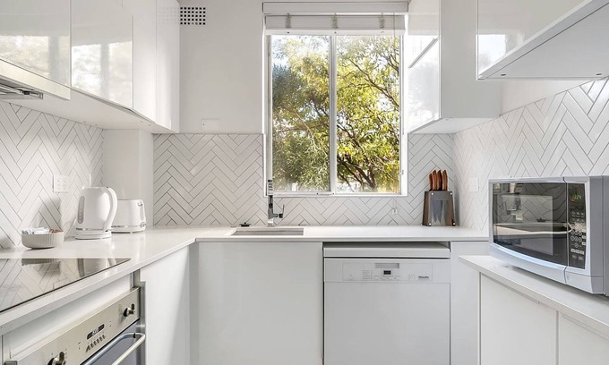 Clovelly Apartment | Coogee Beachside Retreat Free Parking
