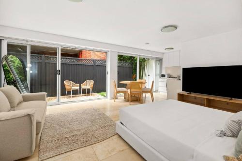 Coogee Apartment | Coogee Cove - Coastal Studio near Beach & Dining
