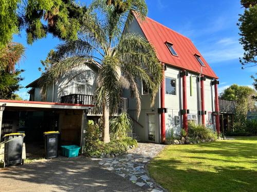 Cooks Beach House | Cooks Beach Holiday Home