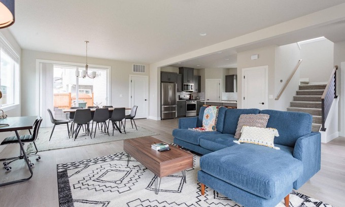 Hillsboro House | Cool Hillsboro 4BR, by Blueground