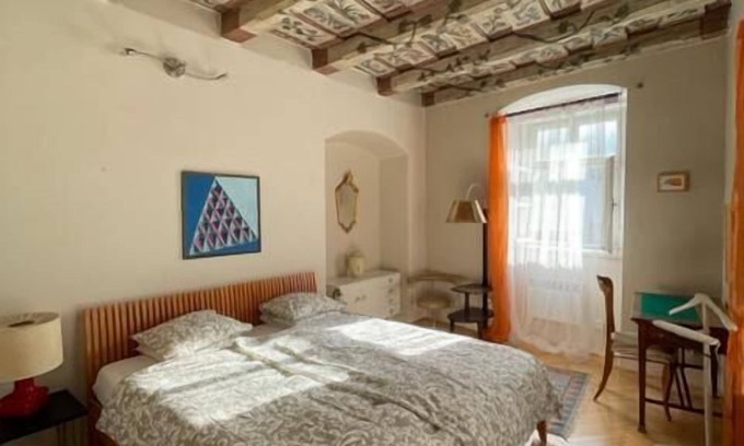 Mala Strana Apartment | Cool Historical 1 Bedroom Apartment in Mala Strana