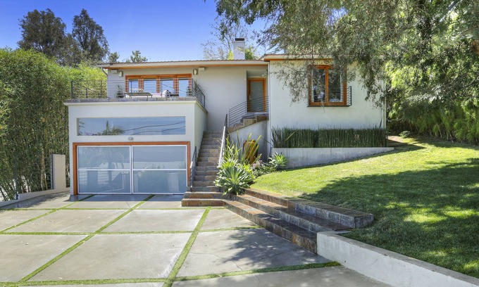 Laurel Canyon House | Cool Mid-Century Hollywood Hills Retreat (upper unit)*view/pool