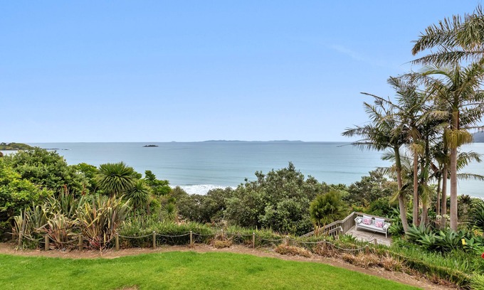 Coopers Beach House | Coopers Sands - Coopers Beach Holiday Home
