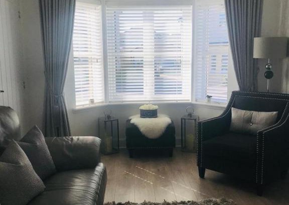 Glasgow House | cop 26 full house for rent with private parking