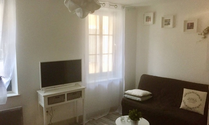 Cite Apartment | COQUET STUDIO REDESIGNED IN THE HISTORICAL CENTER