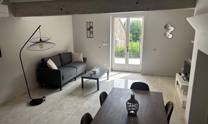 Saint-Loup-Cammas House | Coquette Maison Climatisée