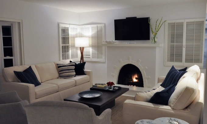 Balboa Island House | Coral Cottage, remodeled 1938 Balboa Island home with Upper Loft unit.