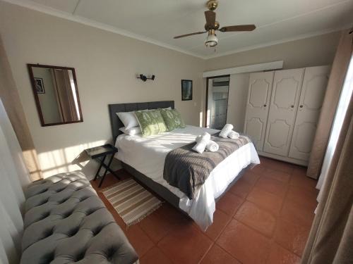 Hilton House | Coral Cottage