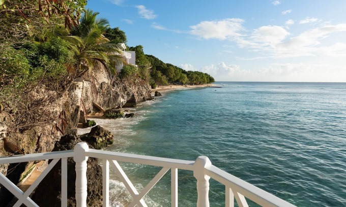 Prospect Apartment | Coralita No.1 Oceanfront Apartment Near Sandy Lane