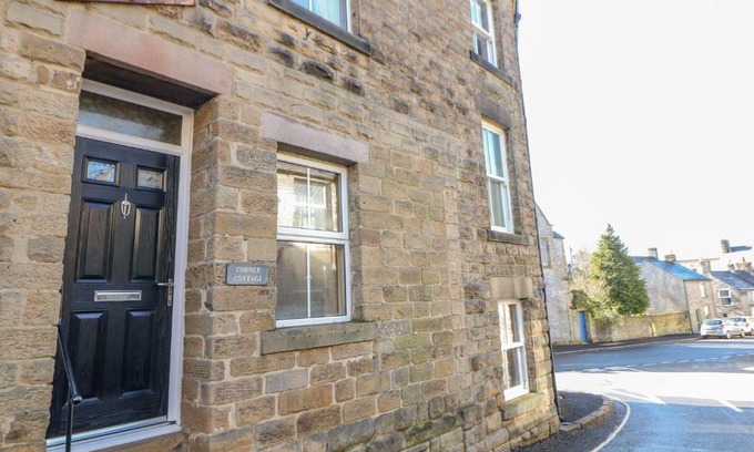 Tideswell House | Corner Cottage