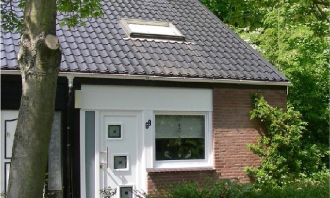 Bruinisse House | Corner house 3 bedrooms on the Grevelingen Sea in the park Aquadelta, free Wi-Fi