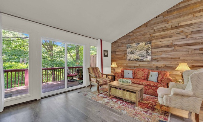 Bella Vista House | Corner Lake Getaway