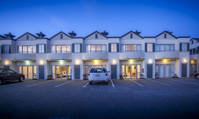 Palmerston North Hotel | Cornwall Motor Lodge