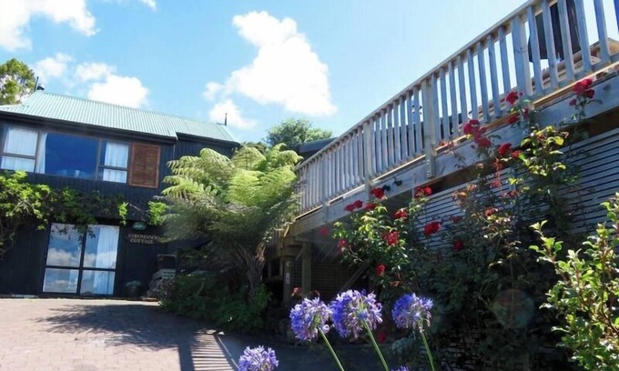 Coromandel Cottage | Coromandel Cottage - Romantic Rustic - Sea views