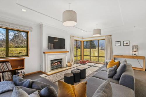 Speargrass Flat House | Coronet View Residence