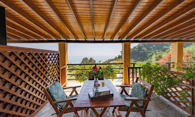 Sinarades Apartment | Corporate Apartment