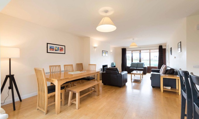 Lahinch House | Corran Meabh 9 (600m to Lahinch Beach)
