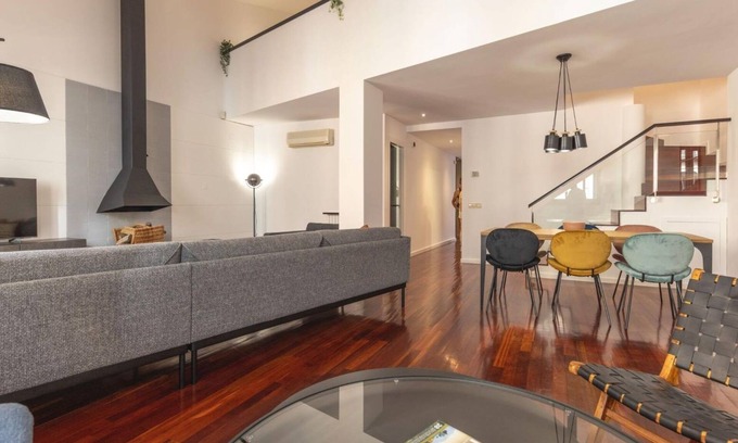 Old Town Apartment | Cort Reial Palau Penthouse - Apartment in Girona | Bravissimo