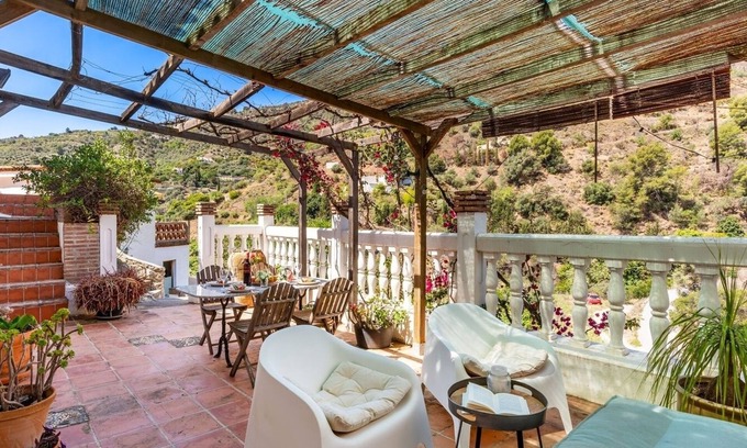 Almunecar Villa | Cortijo Rio Seco Las Golondrinas Almuñécar by Ruralidays
