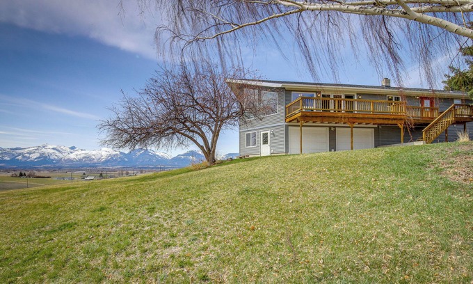 Corvallis House | Corvallis 'Coyote Creek House' w/Mountain Views!