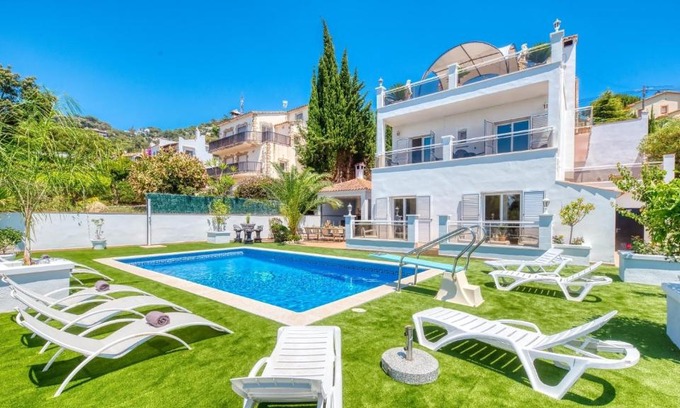 Lloret de Mar Villa | Costacabana - Villa Maribel
