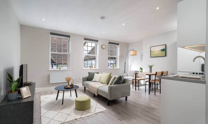 Grove Apartment | Cosy 1 Bed, Apple Market Kingston