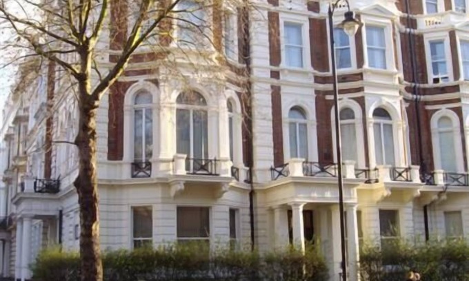 Kensington Apartment | Cosy 1-bedroom Kensington flat, well located for transport & tourist attractions