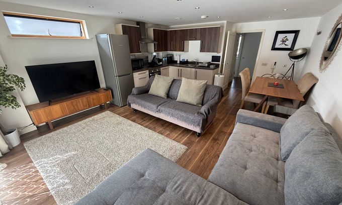 Brent Apartment | Cosy 2-Bed Flat in Harlesden near Wembley