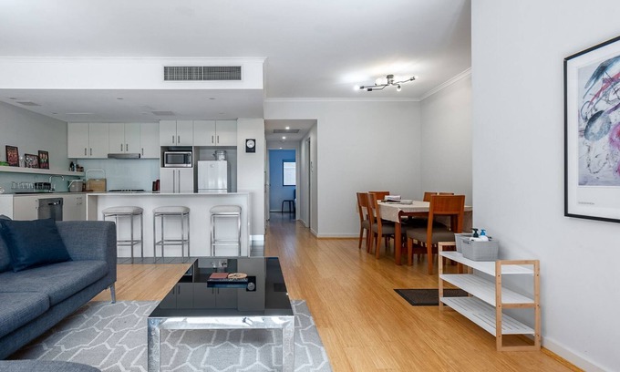 Redfern Apartment | Cosy 2-Bed in Redfern with Terrace & Parking