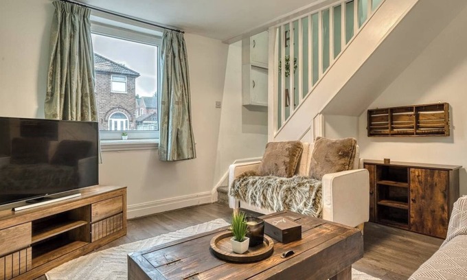 Trafford Cottage | Cosy 2BDR Trafford Cottage, Fits 5, EV charger, WIFI, Parking n