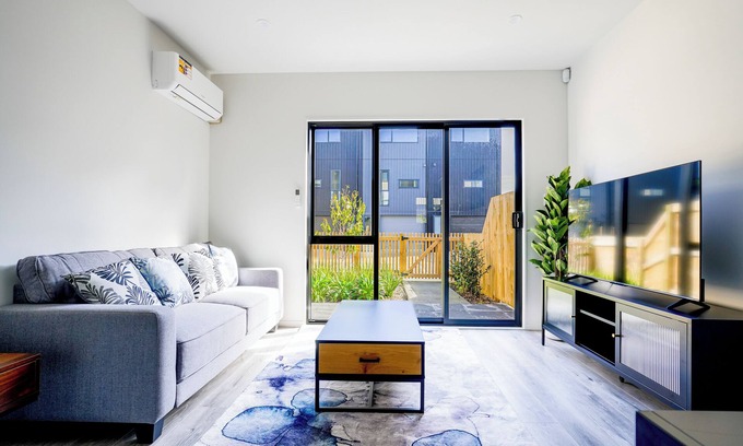 Otahuhu House | Cosy 3 Bedroom Townhouse in East Auckland