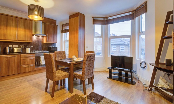 Tulse Hill Apartment | Cosy and clean 2 bedrooms flat in Brixton