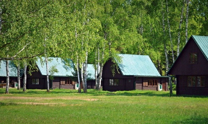 Hradec Kralove House | Cosy apartment in villa for 4 guests with A/C, WIFI, TV, patio, pets allowed and parking