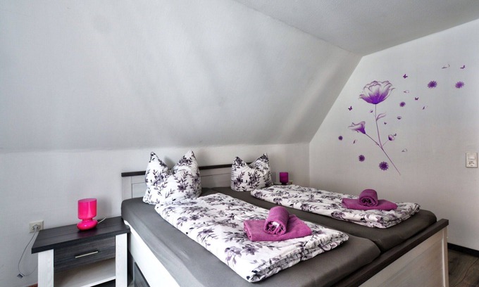 Schwalenberg Apartment | Cosy apartment for 2 people with WIFI, TV and pets allowed