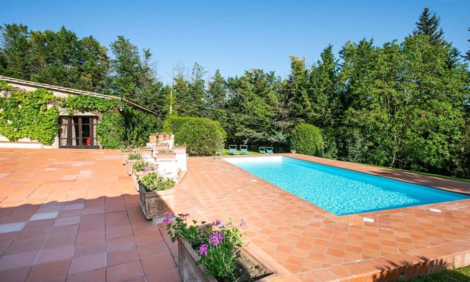 Poggiarello House | Cosy apartment in villa for 4 people with WIFI, pool, TV and terrace