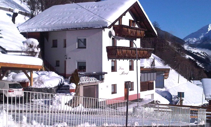 Kappl Apartment | Cosy apartment close to the ski area