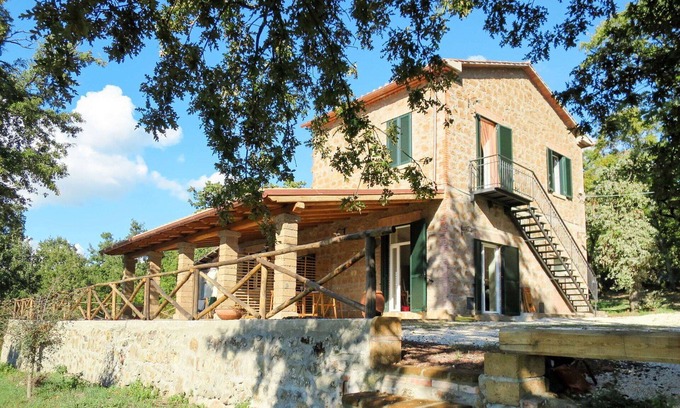 Bolsena Apartment | Cosy apartment for 6 guests with WIFI, pool, TV, terrace and pets allowed