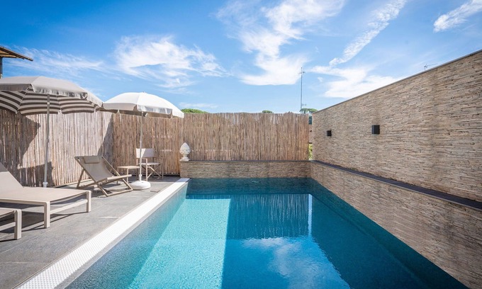 Lamporecchio Apartment | Cosy apartment for 4 guests with WIFI, A/C, pool, TV, panoramic view and parking