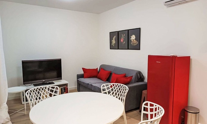 Trieste Old Town Apartment | Cosy apartment for 2 guests with A/C