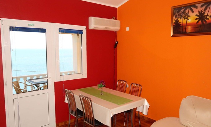 Prizna Apartment | Cosy apartment for 2 guests with A/C, WIFI, TV and terrace