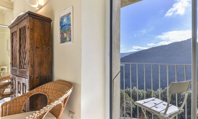 Marciana Apartment | Cosy apartment for 2 people with WIFI, A/C, balcony and pets allowed